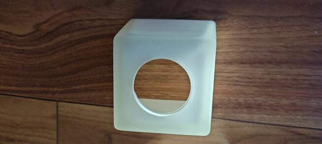 Klosze na żarówki E27