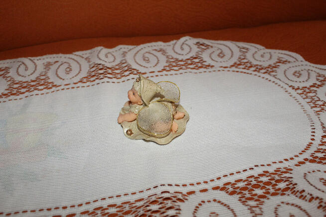 Figurka dziecko motylek PRL