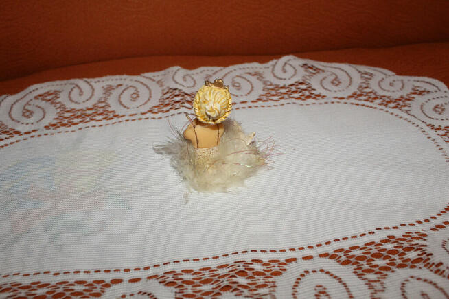 Figurka siedząca baletnica PRL