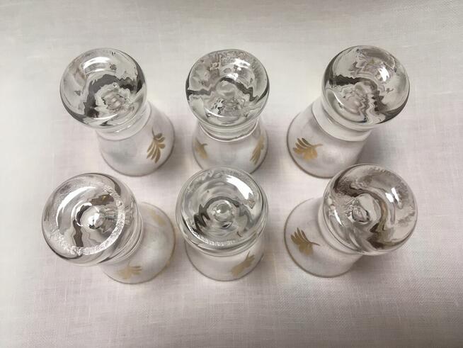 PRL stare kieliszki złoty pasek listek