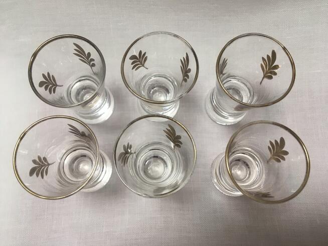 PRL stare kieliszki złoty pasek listek