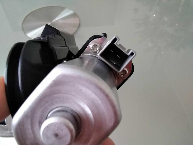 Zamek tylnej klapy Porsche Cayenne 958