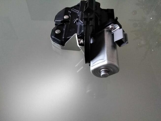 Zamek tylnej klapy Porsche Cayenne 958