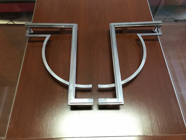 Nierdzewny uchwyt do drzwi szafy