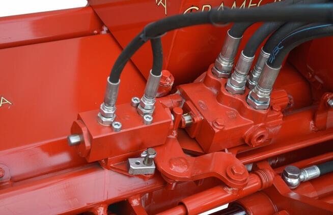 Glebogryzarka z czujnikiem omijania pnia