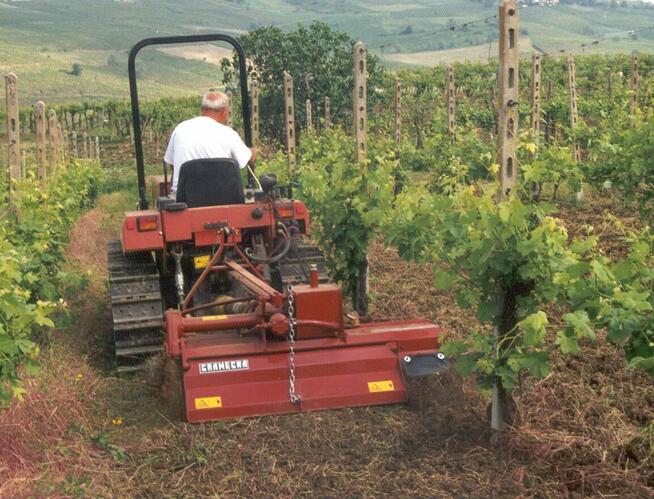Glebogryzarka z czujnikiem omijania pnia