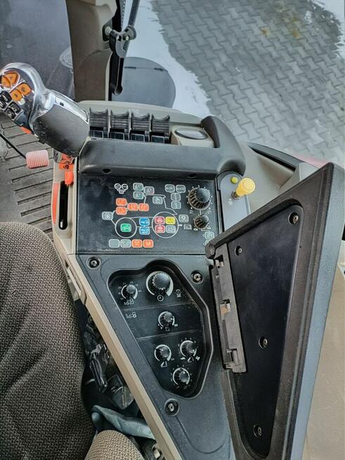 Ciągnik rolniczy traktor Case Puma CVX 215