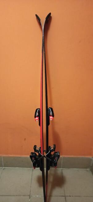 Narty zjazdowe Atomic i buty Salomon