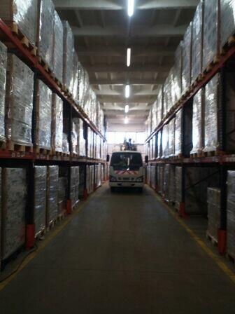 Prace elektryczne z podnośnika koszowego