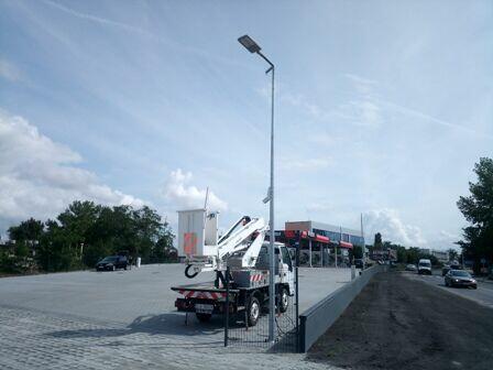 Prace elektryczne z podnośnika koszowego