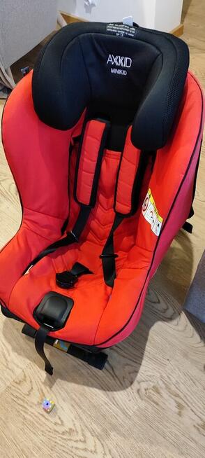 Fotelik dziecięcy AxKid minikid 0-25 kg