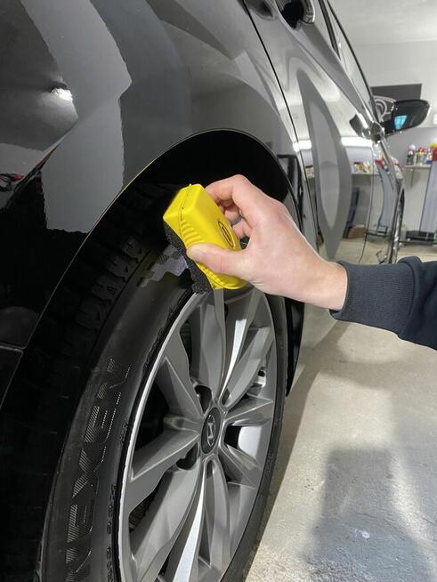 Korekta lakieru(polerka),usuwanie rys, renowacja reflektorów