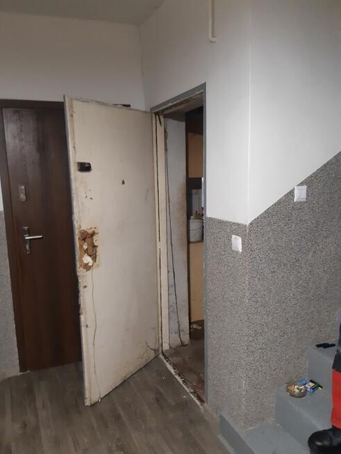 Pomieszczenie mieszkalne (na gabinet, biuro)