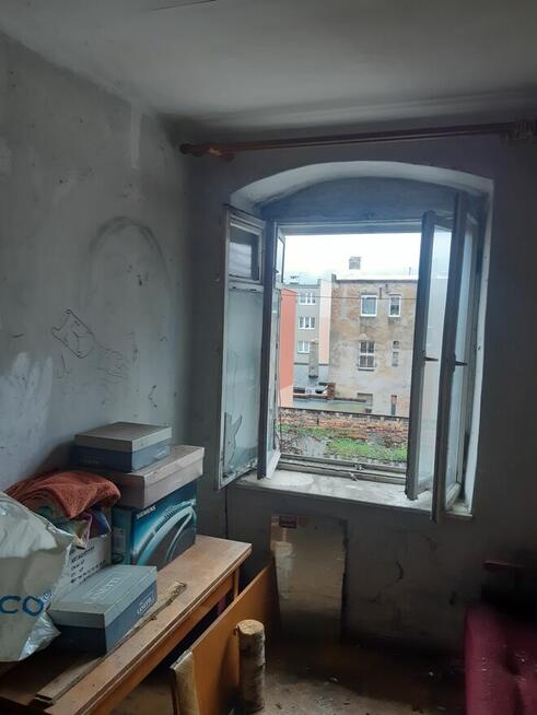 Pomieszczenie mieszkalne (na gabinet, biuro)