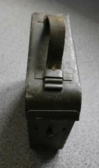 Stalowa skrzynka na pas amunicyjny - okazja! SPRZEDAM