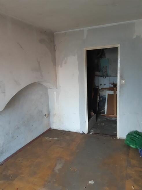 Pomieszczenie mieszkalne (na gabinet, biuro)