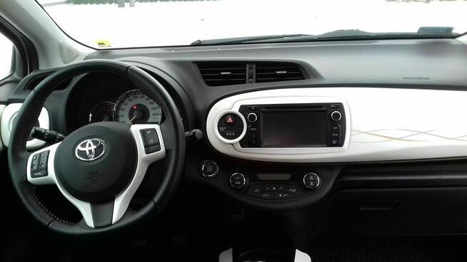 TOYO YARIS 1.33 Trendy by Simple