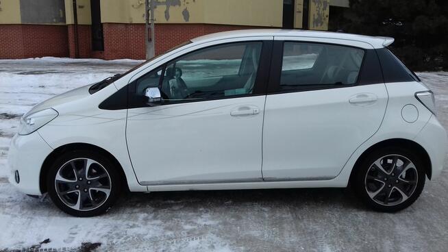TOYO YARIS 1.33 Trendy by Simple