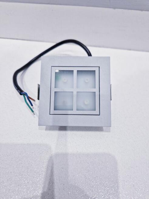 Oprawy oświetleniowe schodów Lena Lighting