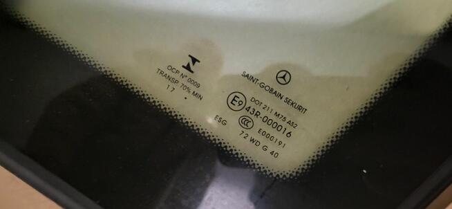 Szyba mercedes benz furgon przednia lew trójkąt