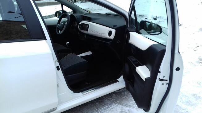 TOYO YARIS 1.33 Trendy by Simple