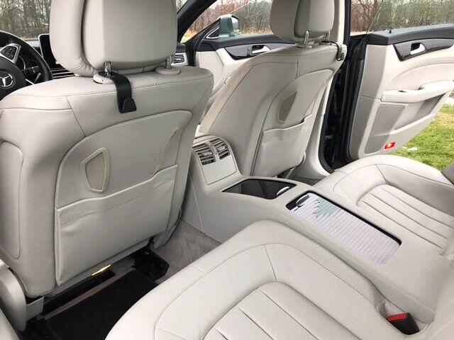 Wynajem Mercedes CLS 4 MATIC z kierowcą na wesele i nie tylk