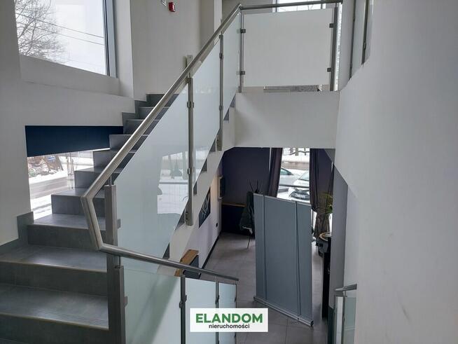 Lokal w centrum Józefowa, duży parking, witryna