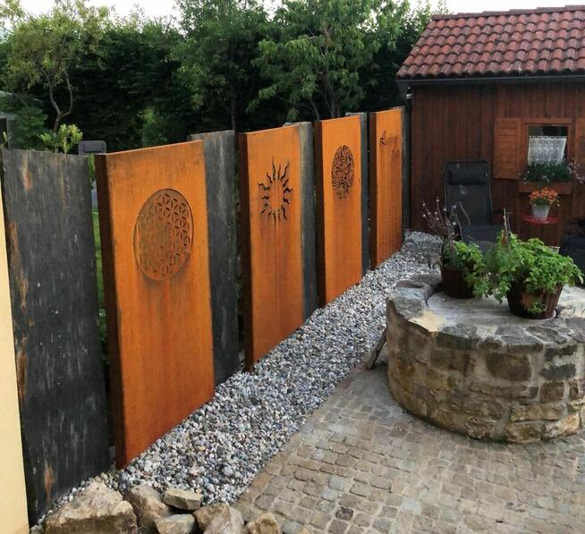 Nowoczesne ogrodzenie CORTEN- dekoracje ogrodowe-balustrady