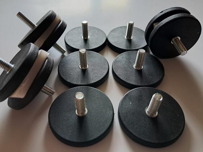 Uchwyt magnetyczny neodymowy w osłonie gumowej do halogenów