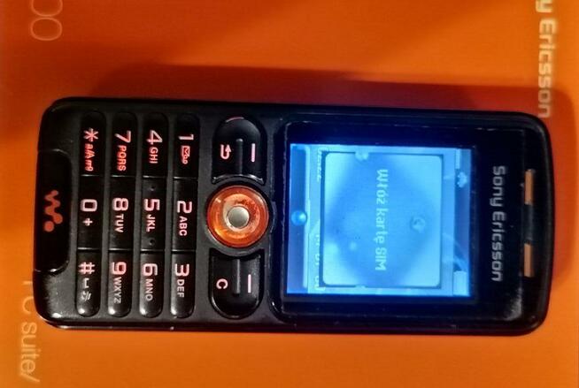 Nowy Sony Ericsson W200 pełen komplet plus głośnik MPS-30.