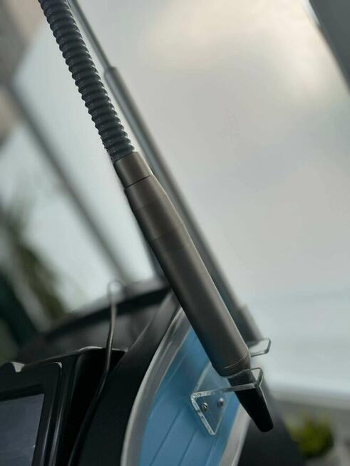 Laser ND:Yag peeling węglowy