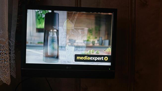 Telewizor LED LG 19LS4R z dekoderm + uchwyt naścien