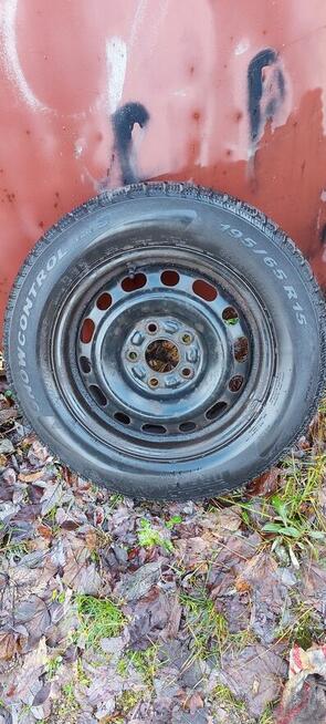 Sprzedam opony zimowe z felgami 195/65 R15