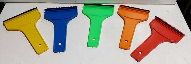 Skrobaczka do szyb z gumką Solidna