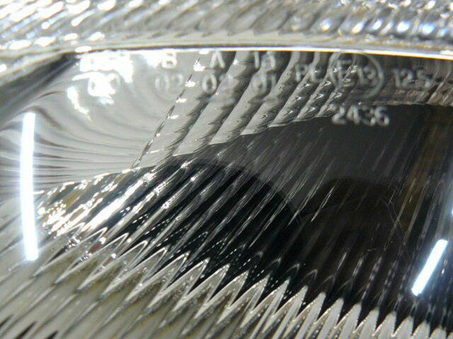 Mercedes W 168 dwa nowe reflektory, uszkodzone 1 mocowanie