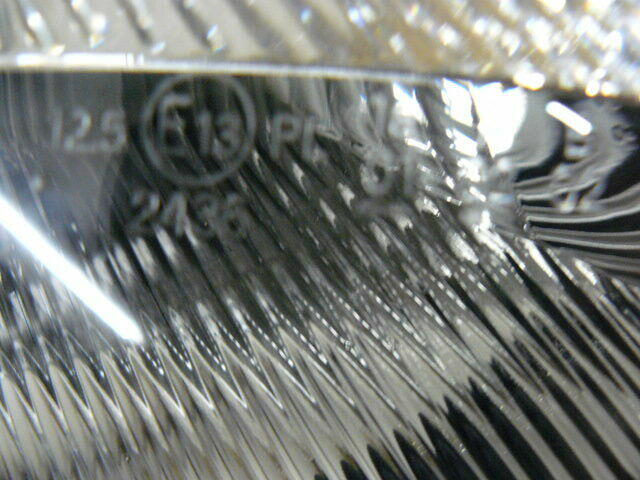 Mercedes W 168 dwa nowe reflektory, uszkodzone 1 mocowanie