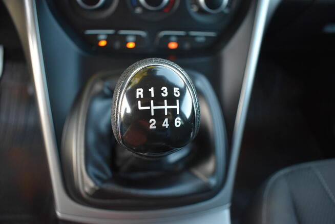 PIĘKNA!JAK NOWA!1,6 benz. Podg. Fotele i szyby El.klapa PDC