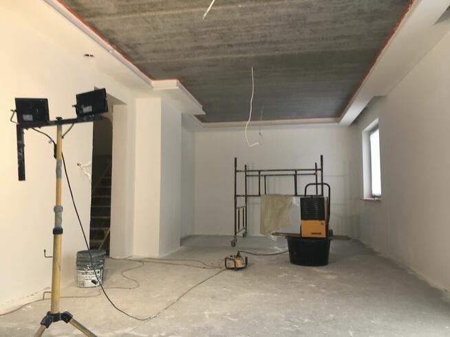 Gładzie oraz malowanie natryskowe, zabudowy gk