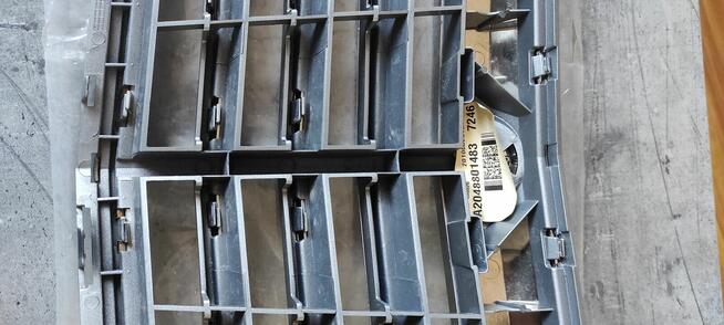 Grill Mercedes C-klasa w204