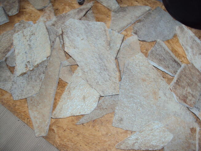 Kamien łamany-łupany