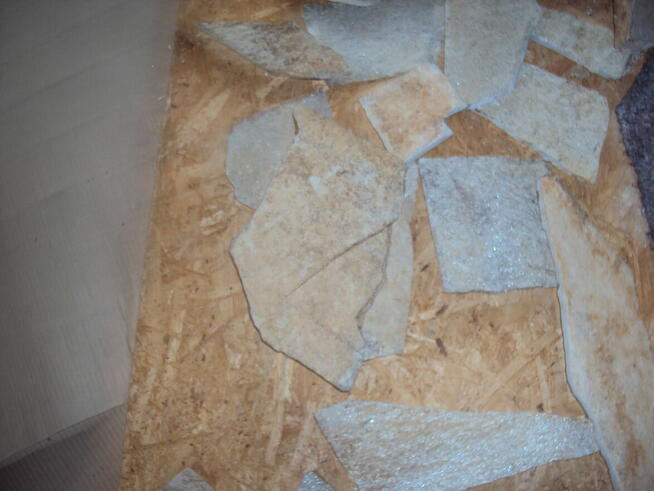 Kamien łamany-łupany