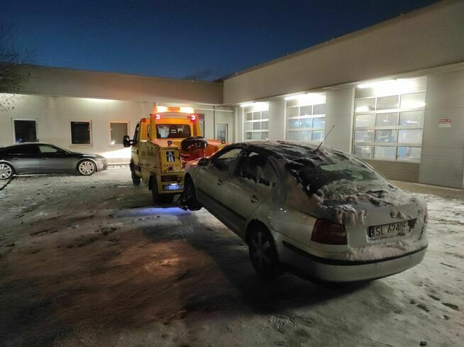 Pomoc drogowa laweta autolaweta holowanie 24 h