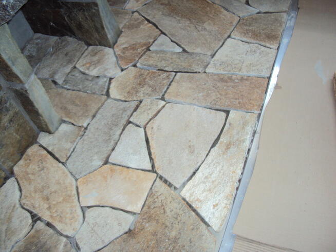 Kamien łamany-łupany