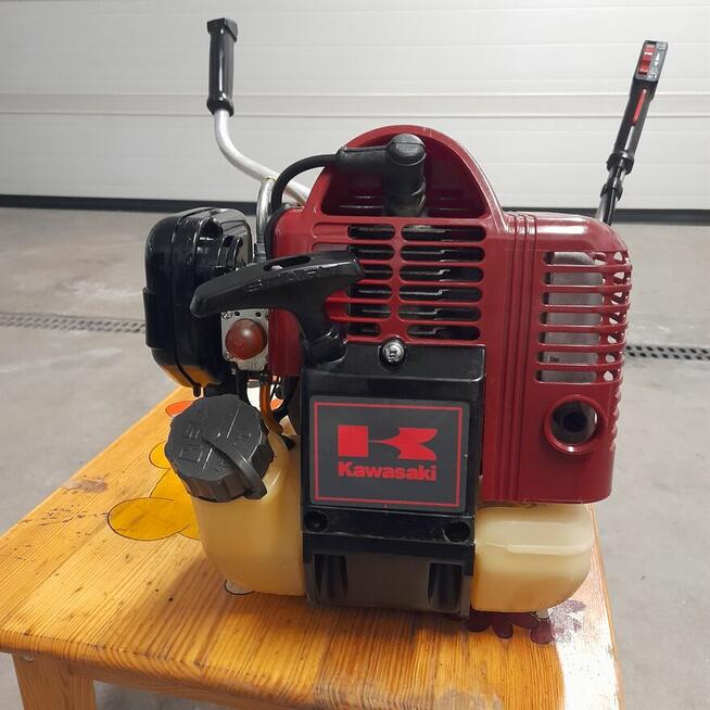 Kosa spalinowa KAWASAKI TH43 2.7KM