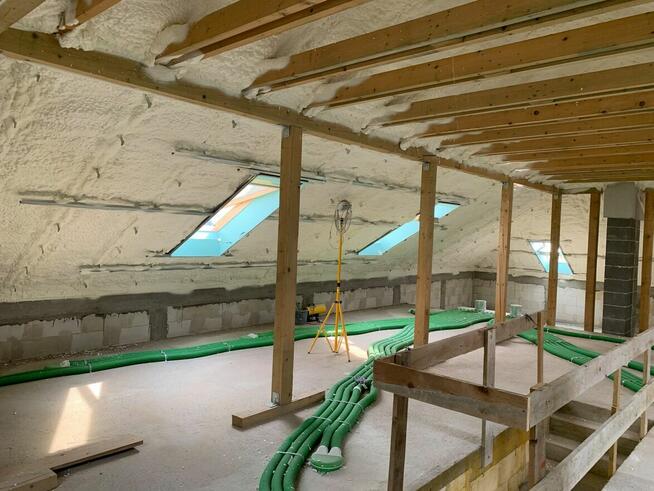 Ocieplenia natryskowe Pianką, izolacje poddasza, Piana PUR