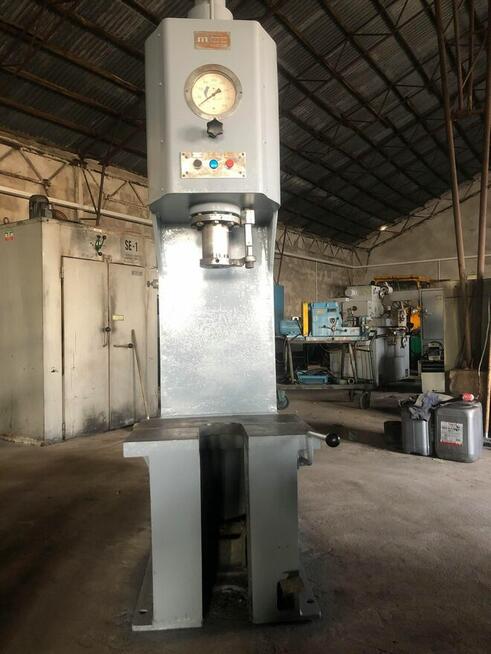 Prasa hydrauliczna P6324