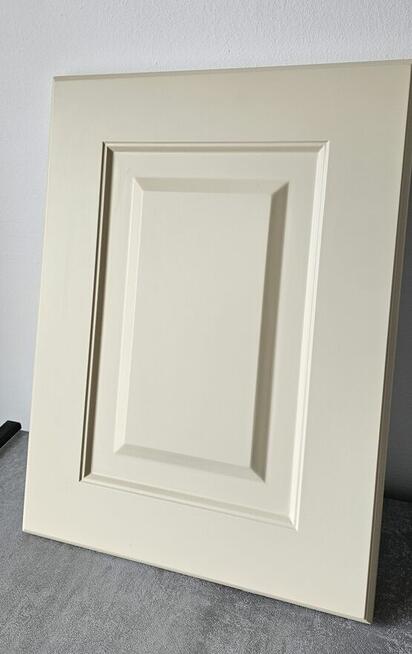 Lakierowane fronty meblowe do szafek na wymiar