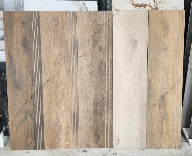 Stopnica na schody 120x30 drewnopodobna Guardian gat.1