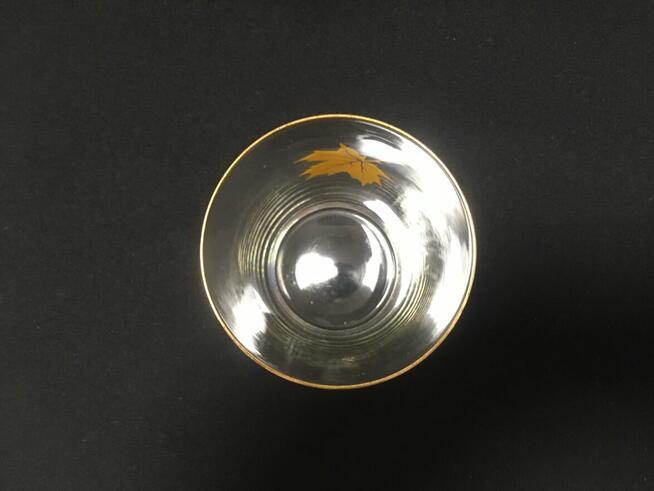 PRL stara szklanka Żółty liść