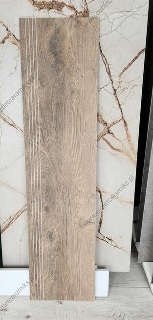 Stopnica drewnopodobna na schody 120x30 Guardian brown